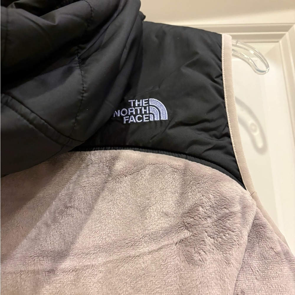 The North Face Reversible Vest - Picture 10 of 16